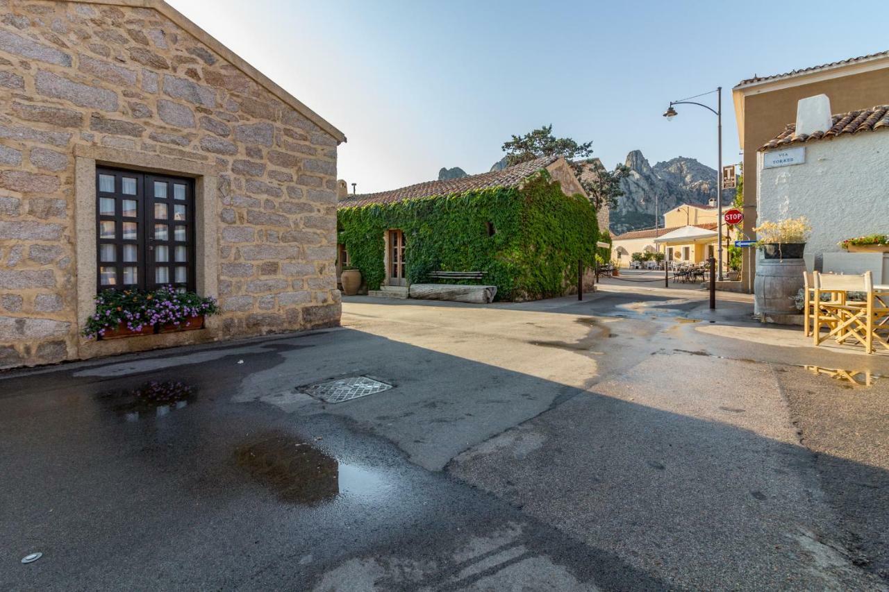 Petra Sarda Apartment San Pantaleo Bagian luar foto
