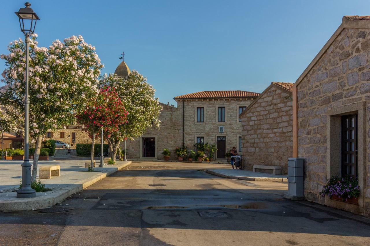 Petra Sarda Apartment San Pantaleo Bagian luar foto